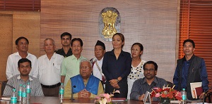 The Governor of Arunachal Pradesh Shri P.B. Acharya meeting with the State Brand Ambassadors (Nav Ratnas) for Swachh Bharat Committee at Raj Bhavan, Itanagar on 1st September 2017. 